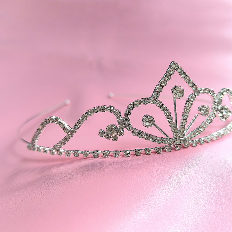 تاج زفاف فضي اللون مرصع بالأحج - مراجعة Wedding Shop وسعره