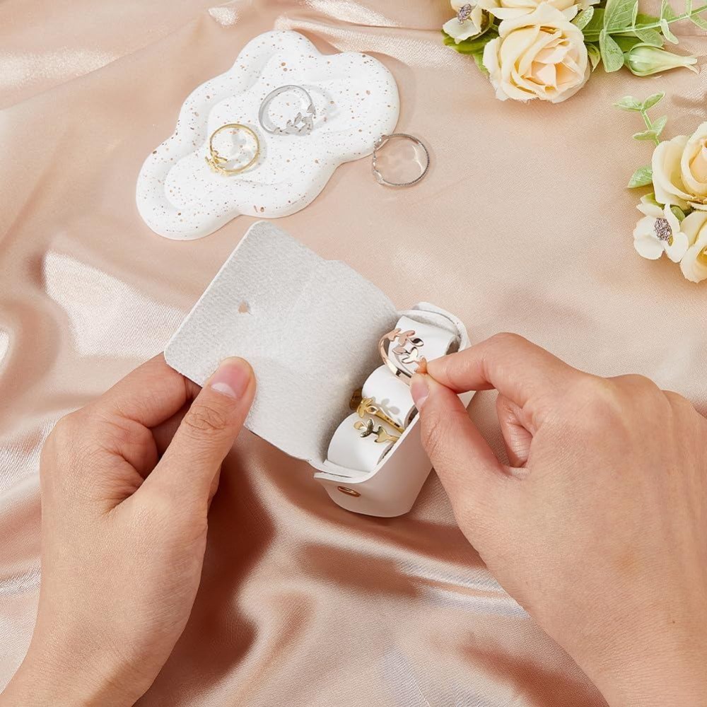 صندوق وسادة جلدي أبيض لحمل خات - مراجعة Wedding Supply.Box وسعره