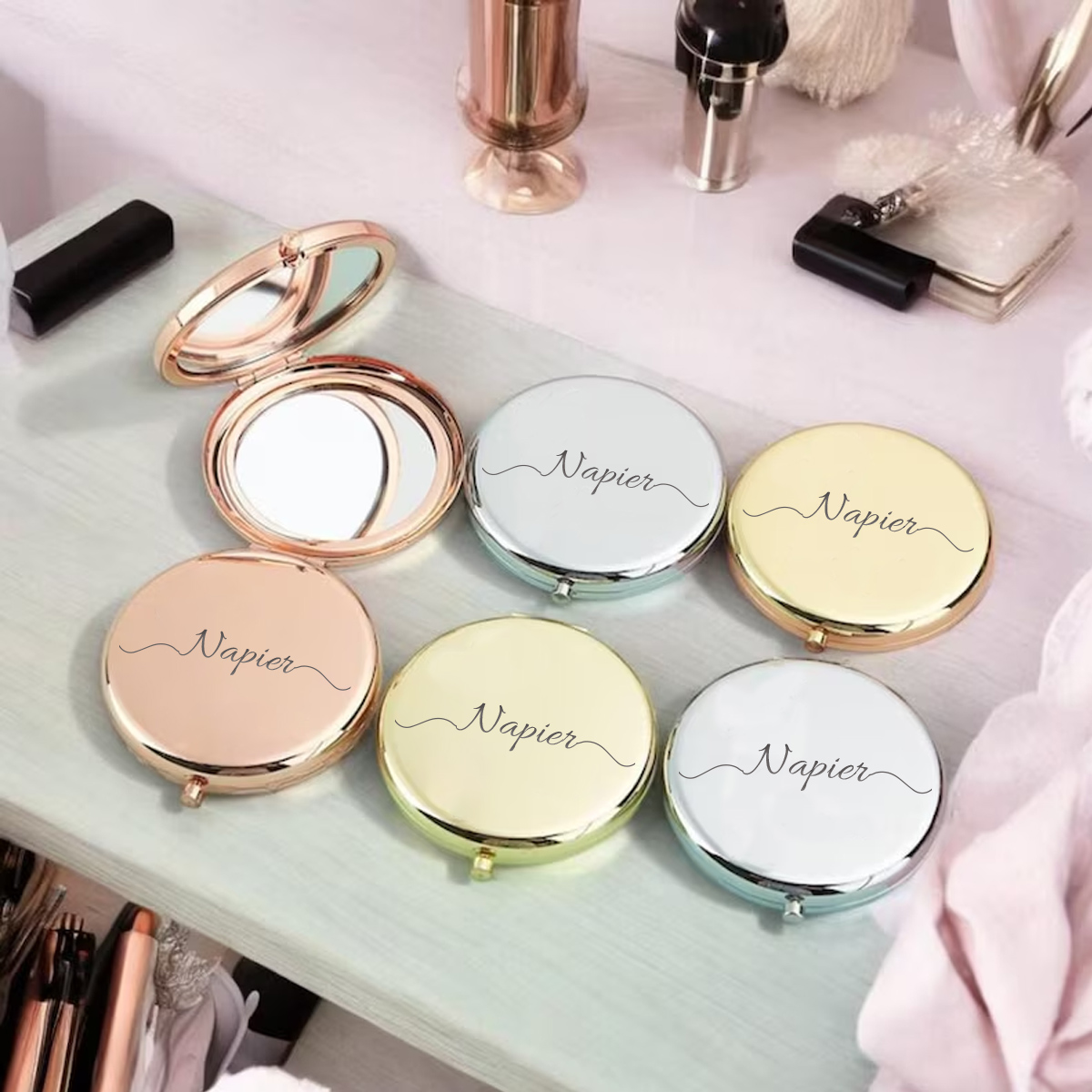 مرآة جيب قابلة للطي بتصميم ناب - مراجعة Wedding Packaging وسعره